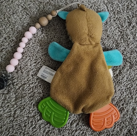 Infantino Kangaroo Teether toys - Picture 3 of 3